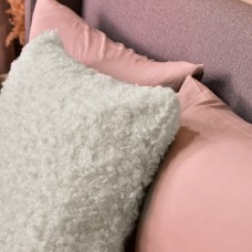 Подушка декоративна 55 x 55 см, штучне хутро, гіпоалергенна, молоко, ТМ IDEIA