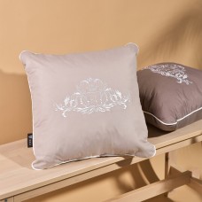 Подушка ROYAL з вишивкою ТМ IDEIA 45 x 45 см св.сірий